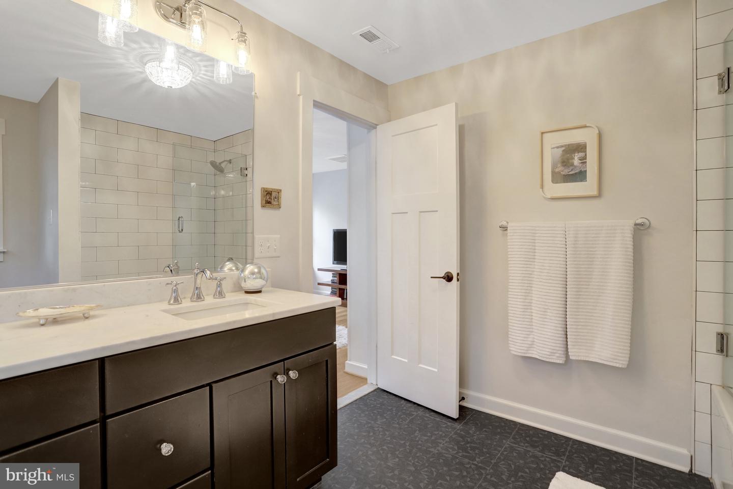 22 W DEL RAY AVE, ALEXANDRIA, Virginia 22301, 4 Bedrooms Bedrooms, ,3 BathroomsBathrooms,Residential,For sale,22 W DEL RAY AVE,VAAX2044212 MLS # VAAX2044212