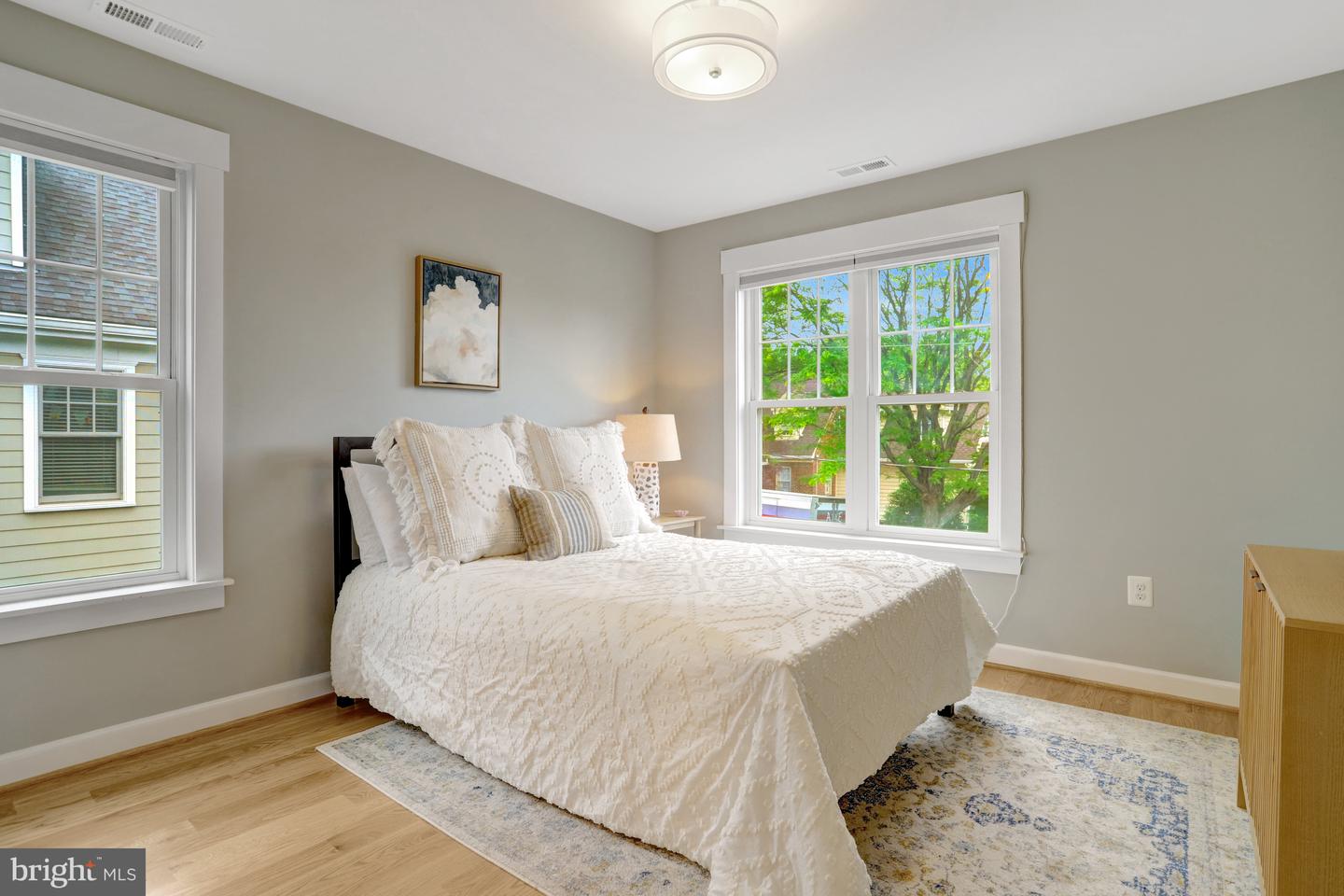 22 W DEL RAY AVE, ALEXANDRIA, Virginia 22301, 4 Bedrooms Bedrooms, ,3 BathroomsBathrooms,Residential,For sale,22 W DEL RAY AVE,VAAX2044212 MLS # VAAX2044212