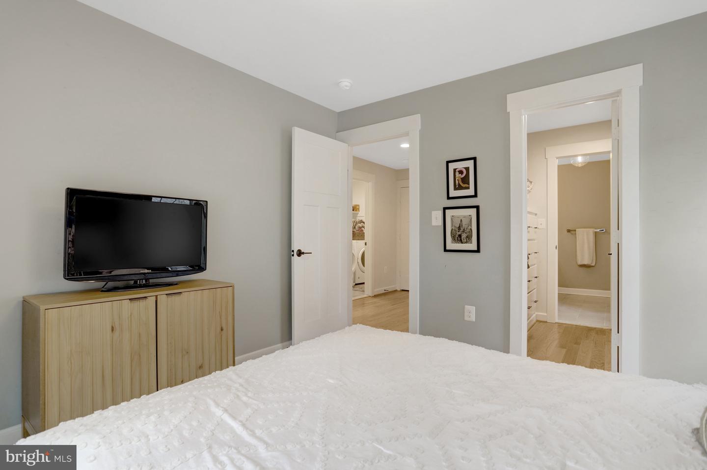 22 W DEL RAY AVE, ALEXANDRIA, Virginia 22301, 4 Bedrooms Bedrooms, ,3 BathroomsBathrooms,Residential,For sale,22 W DEL RAY AVE,VAAX2044212 MLS # VAAX2044212