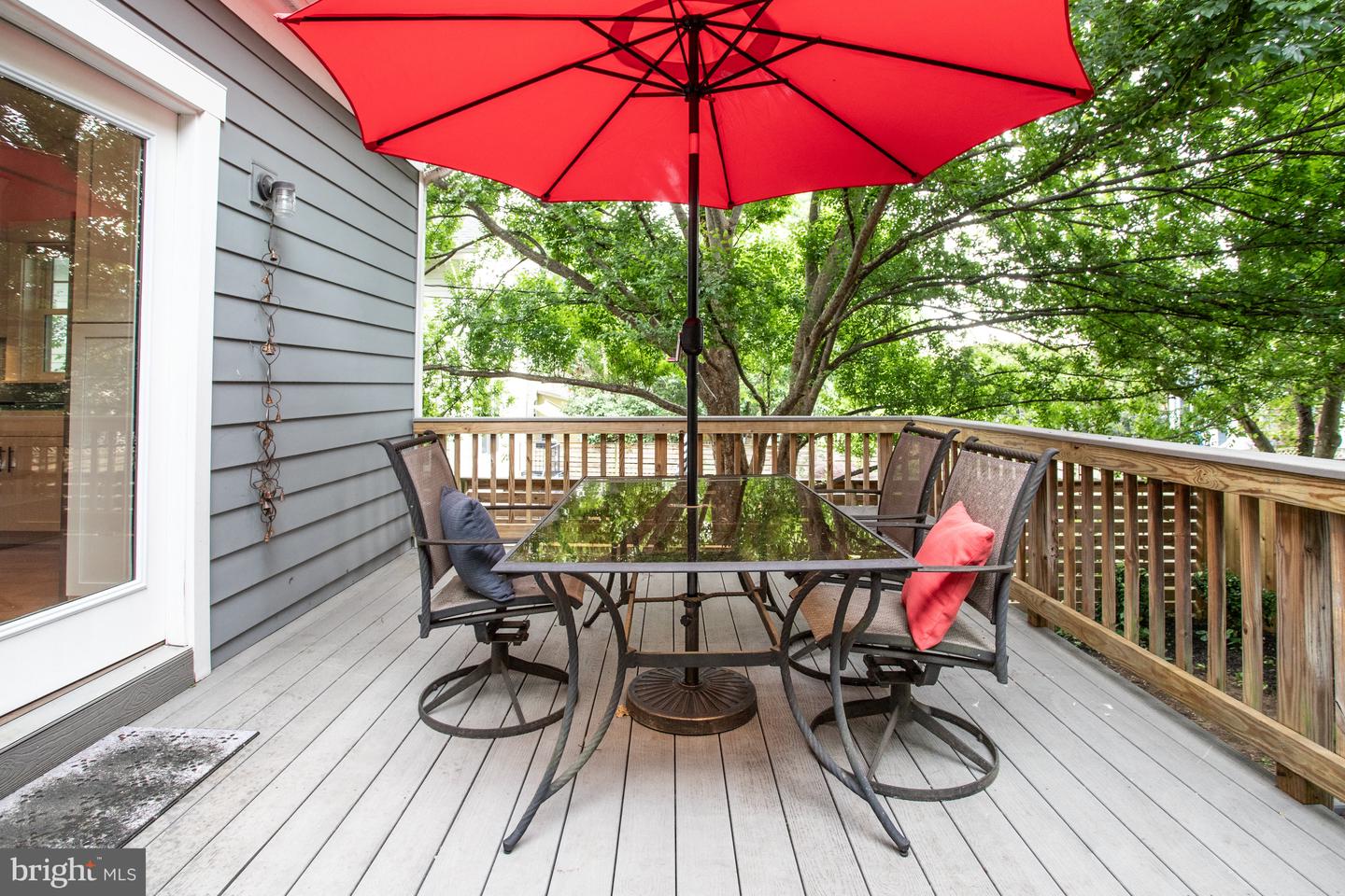 22 W DEL RAY AVE, ALEXANDRIA, Virginia 22301, 4 Bedrooms Bedrooms, ,3 BathroomsBathrooms,Residential,For sale,22 W DEL RAY AVE,VAAX2044212 MLS # VAAX2044212
