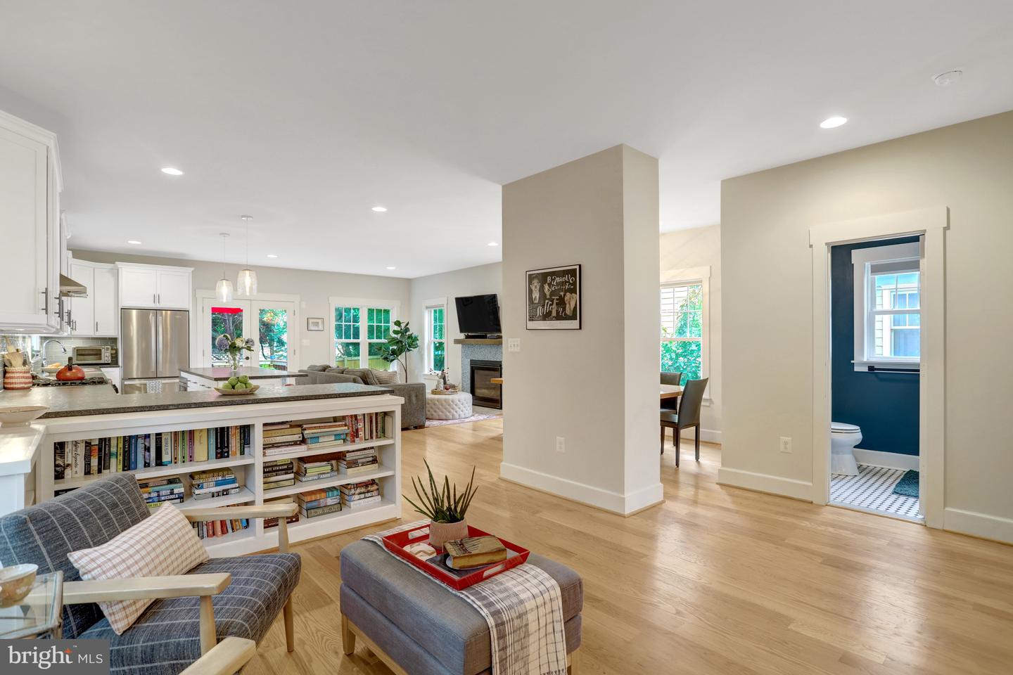 22 W DEL RAY AVE, ALEXANDRIA, Virginia 22301, 4 Bedrooms Bedrooms, ,3 BathroomsBathrooms,Residential,For sale,22 W DEL RAY AVE,VAAX2044212 MLS # VAAX2044212