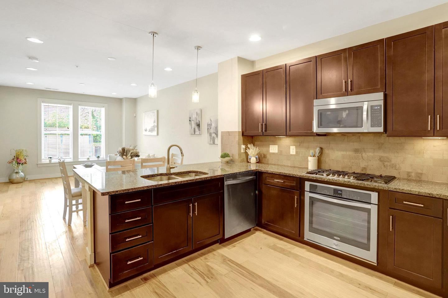 2205 RICHMOND HWY #101, ALEXANDRIA, Virginia 22301, 3 Bedrooms Bedrooms, ,2 BathroomsBathrooms,Residential,For sale,2205 RICHMOND HWY #101,VAAX2044232 MLS # VAAX2044232