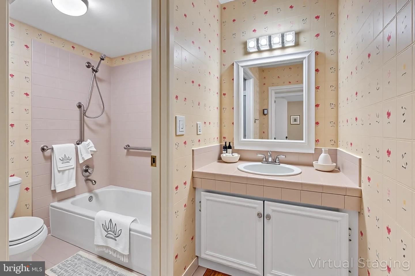 1665 PARKCREST CIR #5C/201, RESTON, Virginia 20190, 2 Bedrooms Bedrooms, ,1 BathroomBathrooms,Residential,For sale,1665 PARKCREST CIR #5C/201,VAFX2235322 MLS # VAFX2235322