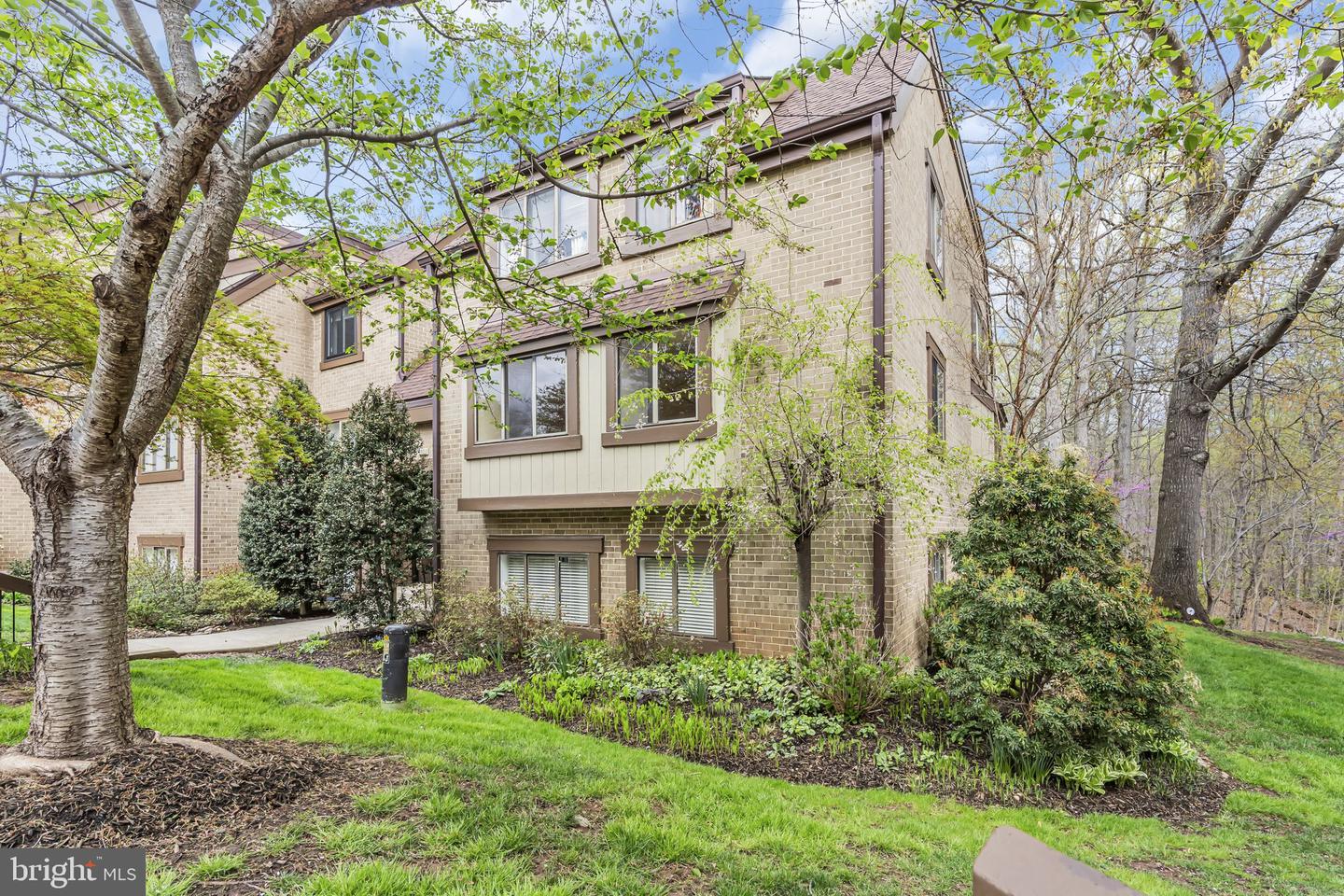 1665 PARKCREST CIR #5C/201, RESTON, Virginia 20190, 2 Bedrooms Bedrooms, ,1 BathroomBathrooms,Residential,For sale,1665 PARKCREST CIR #5C/201,VAFX2235322 MLS # VAFX2235322
