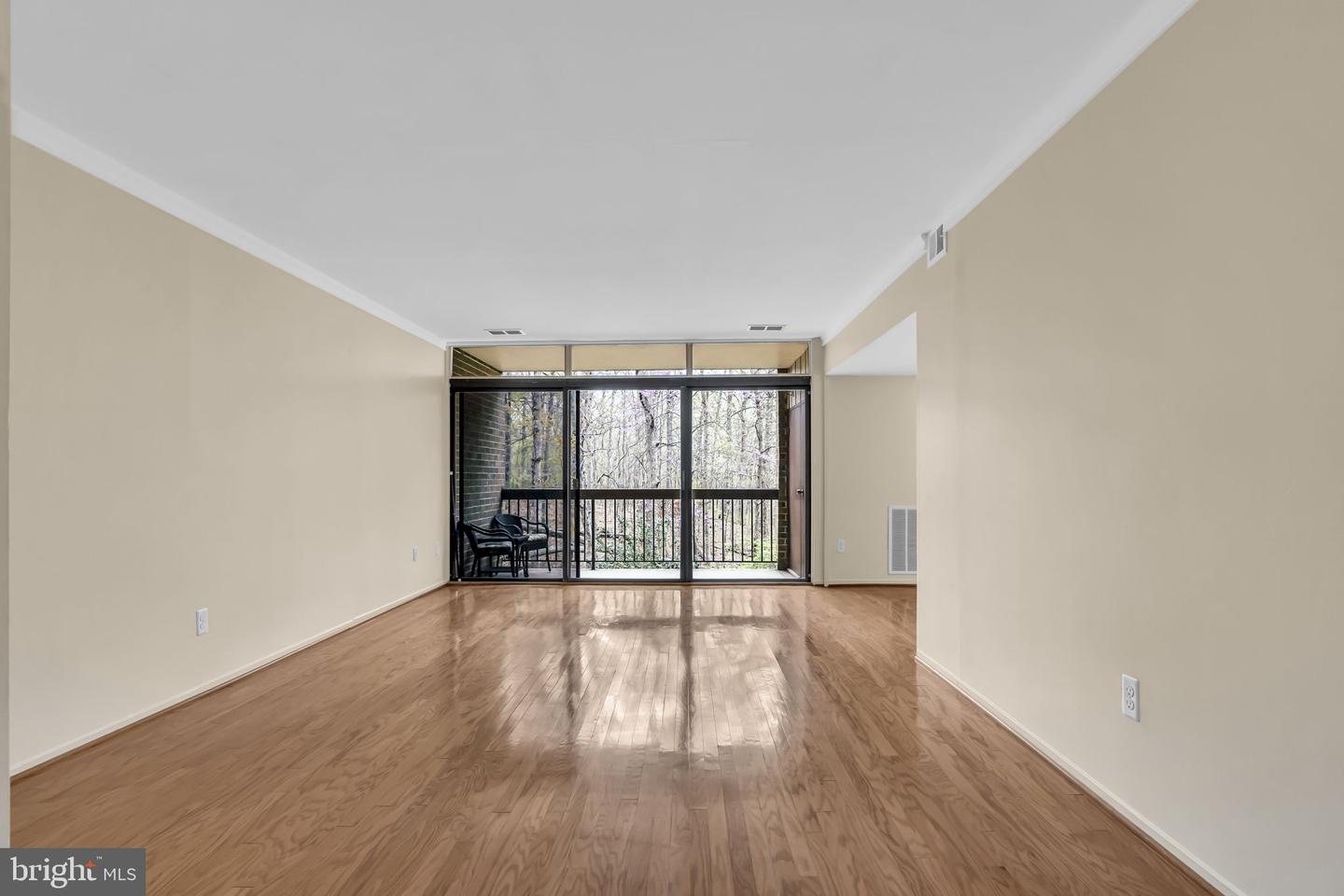 1665 PARKCREST CIR #5C/201, RESTON, Virginia 20190, 2 Bedrooms Bedrooms, ,1 BathroomBathrooms,Residential,For sale,1665 PARKCREST CIR #5C/201,VAFX2235322 MLS # VAFX2235322