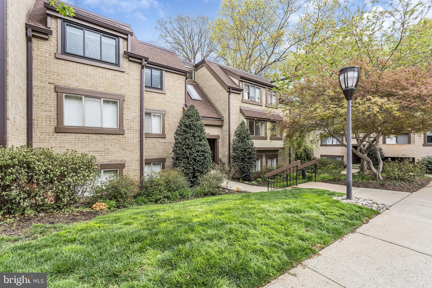 1665 PARKCREST CIR #5C/201, RESTON, Virginia 20190, 2 Bedrooms Bedrooms, ,1 BathroomBathrooms,Residential,For sale,1665 PARKCREST CIR #5C/201,VAFX2235322 MLS # VAFX2235322