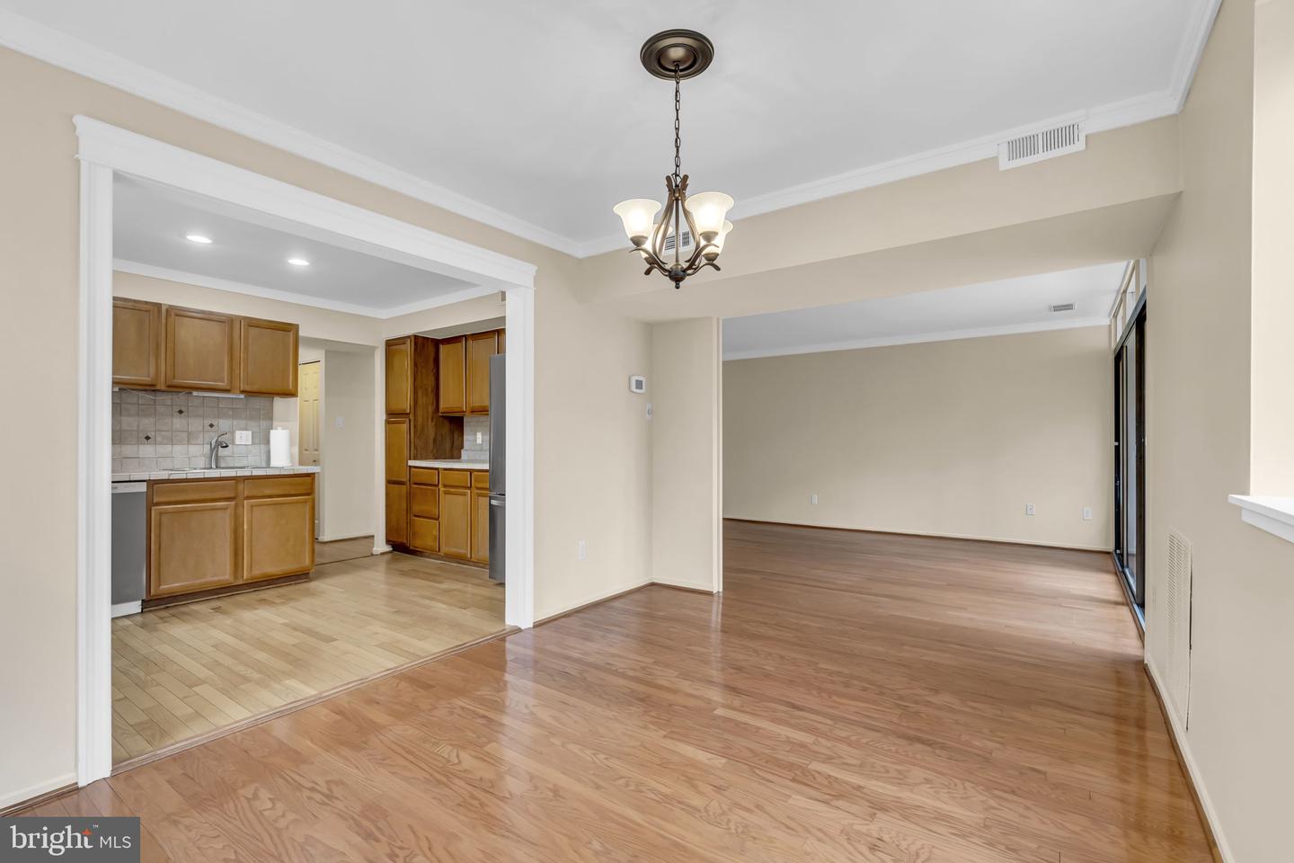 1665 PARKCREST CIR #5C/201, RESTON, Virginia 20190, 2 Bedrooms Bedrooms, ,1 BathroomBathrooms,Residential,For sale,1665 PARKCREST CIR #5C/201,VAFX2235322 MLS # VAFX2235322
