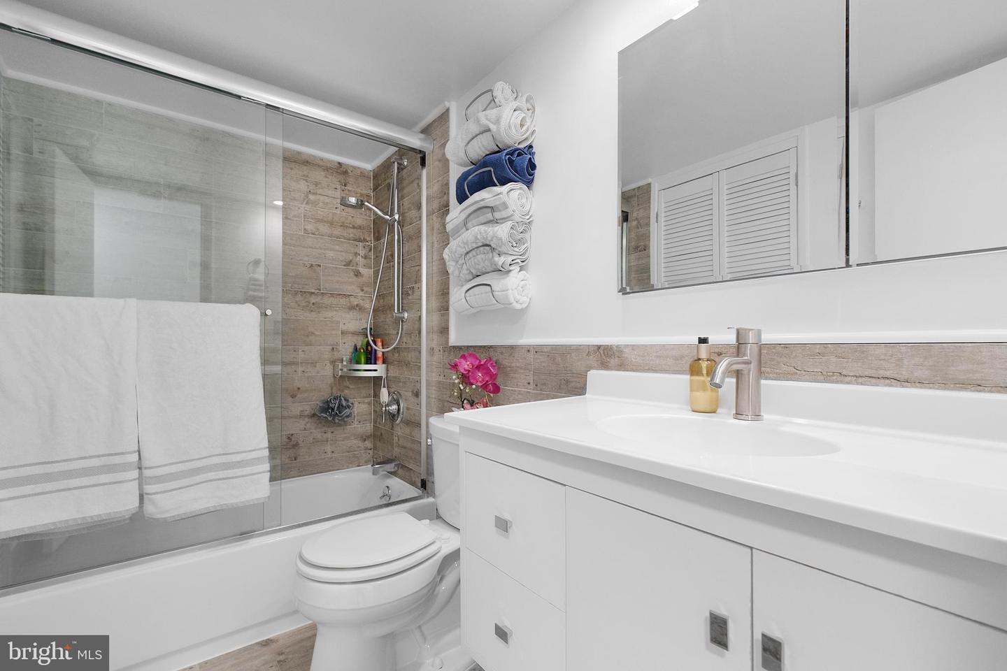1301 20TH ST NW #415, WASHINGTON, District Of Columbia 20036, ,1 BathroomBathrooms,Residential,For sale,1301 20TH ST NW #415,DCDC2197176 MLS # DCDC2197176