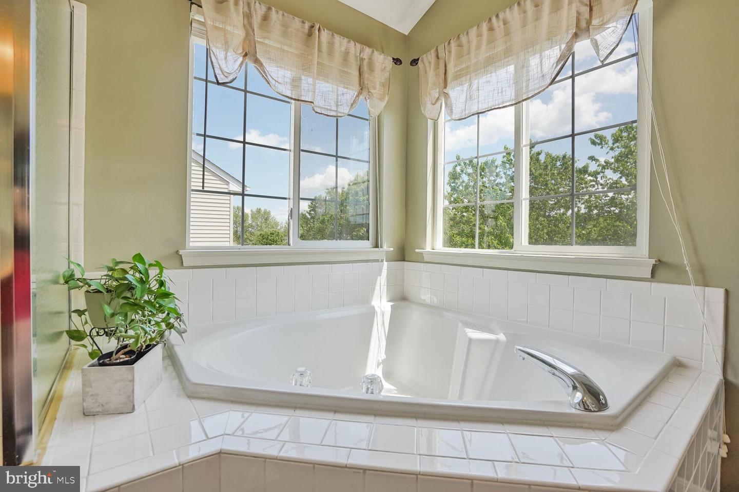 20338 SNOWPOINT PL, ASHBURN, Virginia 20147, 5 Bedrooms Bedrooms, ,3 BathroomsBathrooms,Residential,For sale,20338 SNOWPOINT PL,VALO2094708 MLS # VALO2094708