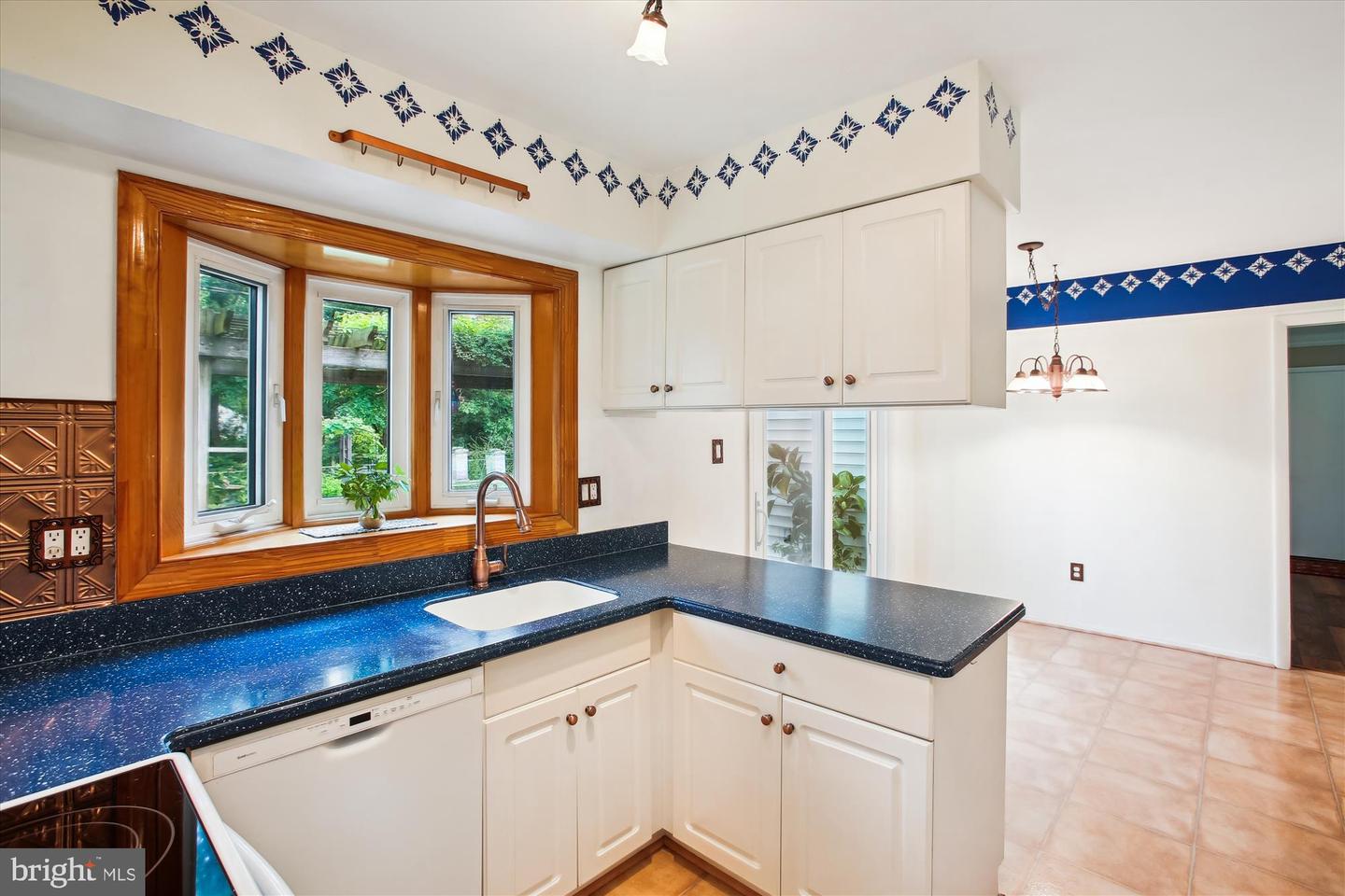 4129 MEADOW HILL LN, FAIRFAX, Virginia 22033, 4 Bedrooms Bedrooms, ,2 BathroomsBathrooms,Residential,For sale,4129 MEADOW HILL LN,VAFX2236748 MLS # VAFX2236748