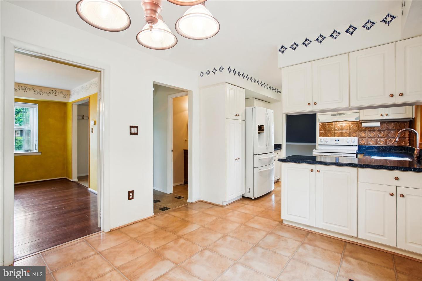 4129 MEADOW HILL LN, FAIRFAX, Virginia 22033, 4 Bedrooms Bedrooms, ,2 BathroomsBathrooms,Residential,For sale,4129 MEADOW HILL LN,VAFX2236748 MLS # VAFX2236748