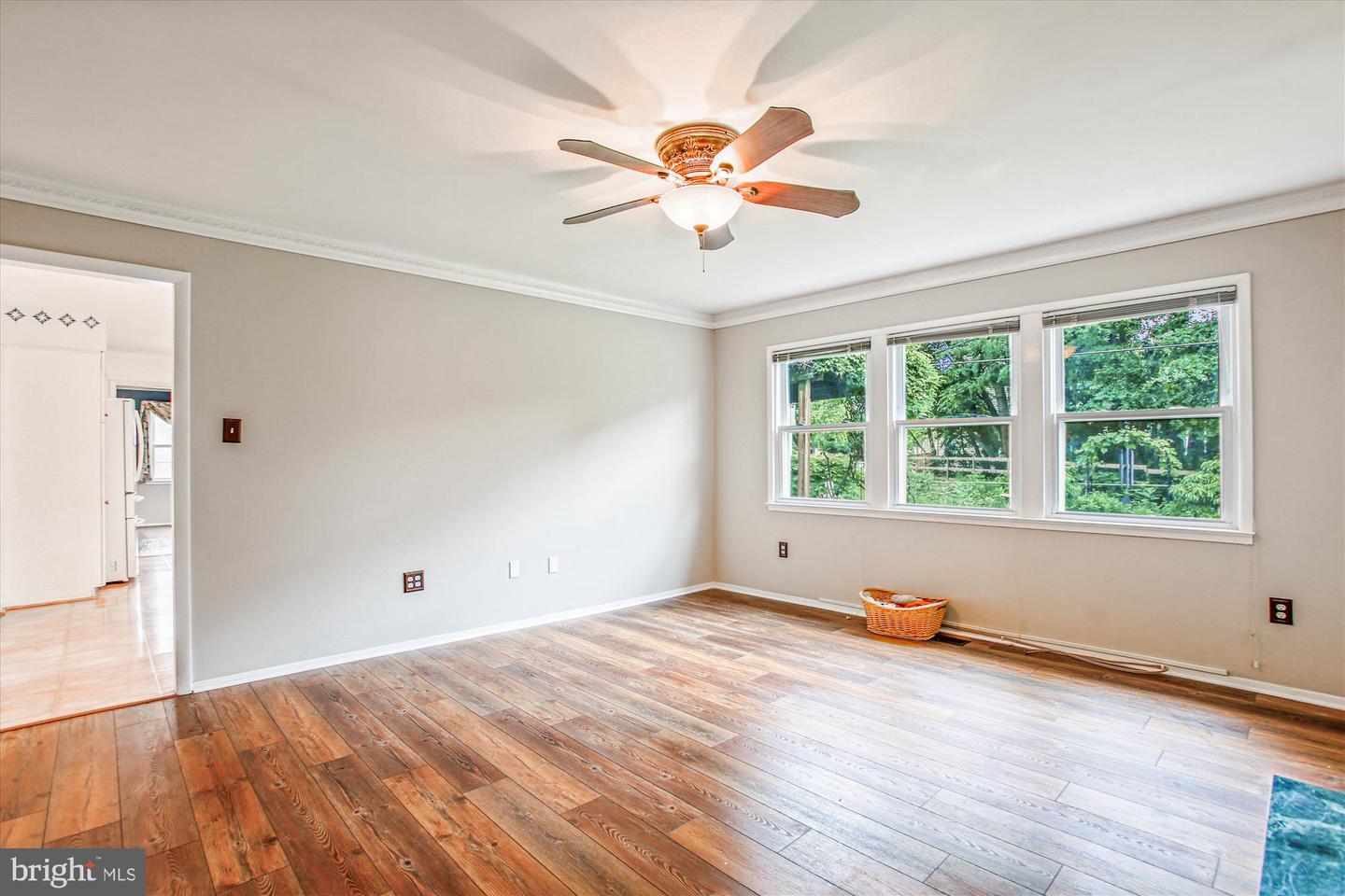 4129 MEADOW HILL LN, FAIRFAX, Virginia 22033, 4 Bedrooms Bedrooms, ,2 BathroomsBathrooms,Residential,For sale,4129 MEADOW HILL LN,VAFX2236748 MLS # VAFX2236748