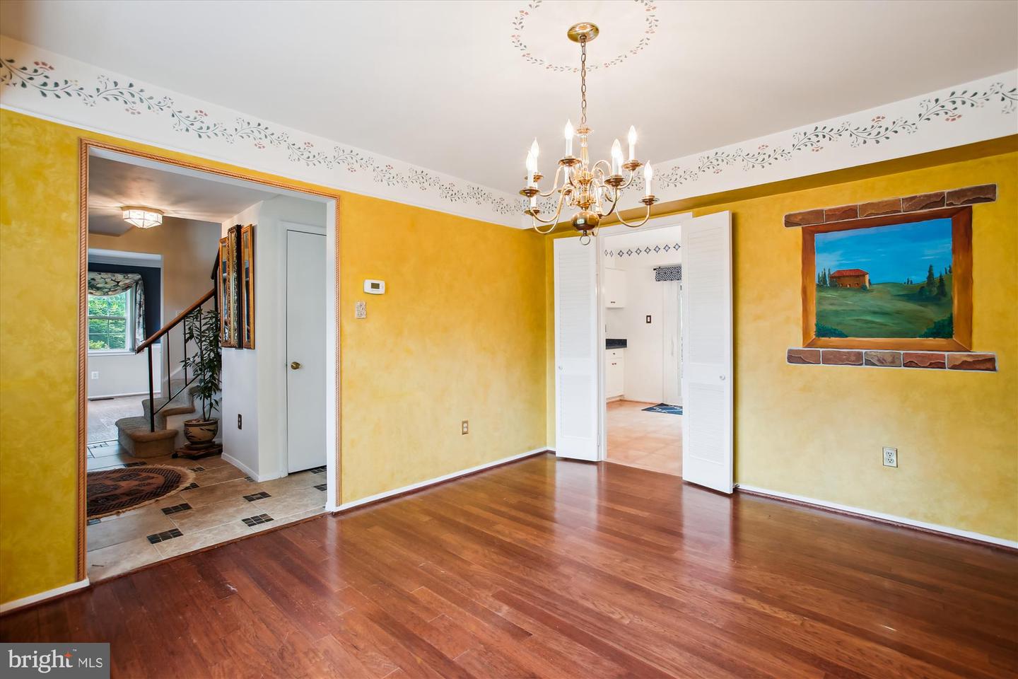 4129 MEADOW HILL LN, FAIRFAX, Virginia 22033, 4 Bedrooms Bedrooms, ,2 BathroomsBathrooms,Residential,For sale,4129 MEADOW HILL LN,VAFX2236748 MLS # VAFX2236748