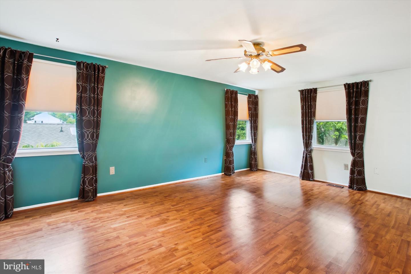 4129 MEADOW HILL LN, FAIRFAX, Virginia 22033, 4 Bedrooms Bedrooms, ,2 BathroomsBathrooms,Residential,For sale,4129 MEADOW HILL LN,VAFX2236748 MLS # VAFX2236748