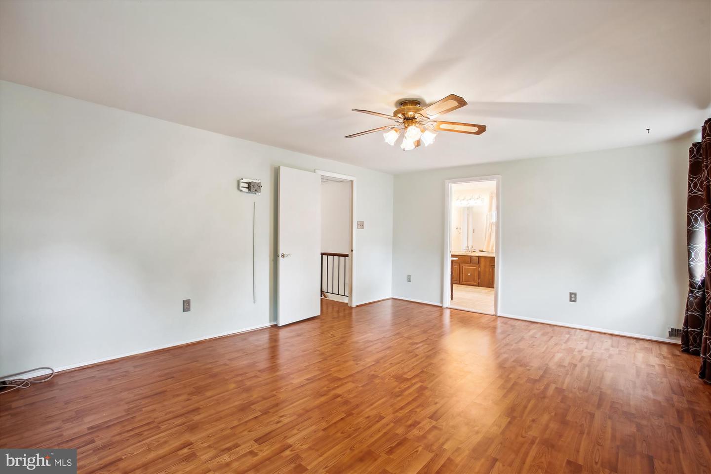 4129 MEADOW HILL LN, FAIRFAX, Virginia 22033, 4 Bedrooms Bedrooms, ,2 BathroomsBathrooms,Residential,For sale,4129 MEADOW HILL LN,VAFX2236748 MLS # VAFX2236748