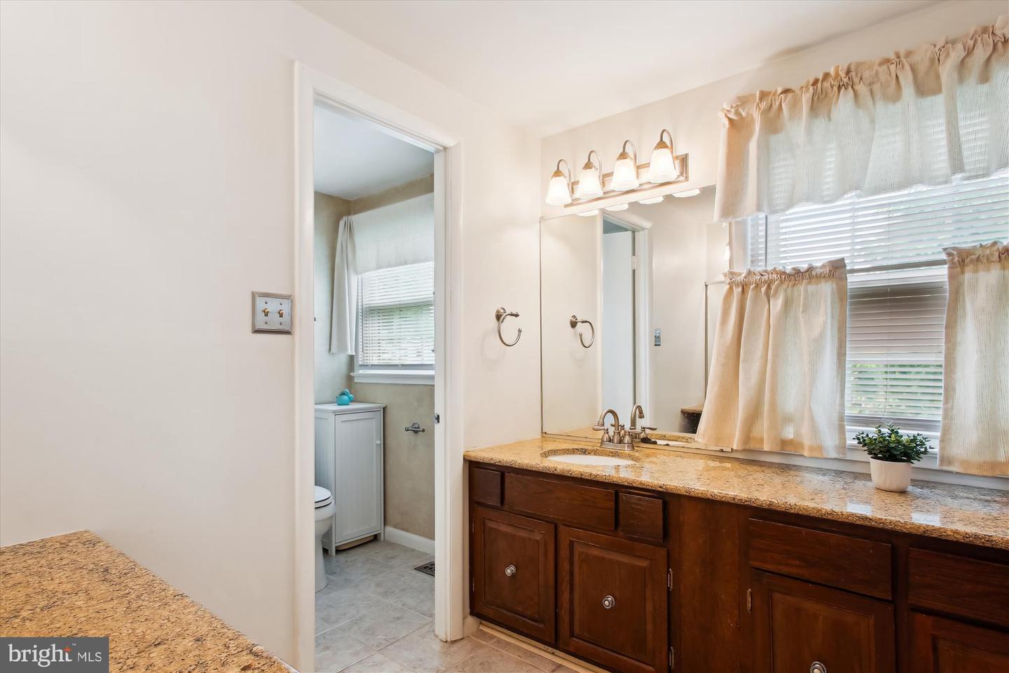 4129 MEADOW HILL LN, FAIRFAX, Virginia 22033, 4 Bedrooms Bedrooms, ,2 BathroomsBathrooms,Residential,For sale,4129 MEADOW HILL LN,VAFX2236748 MLS # VAFX2236748