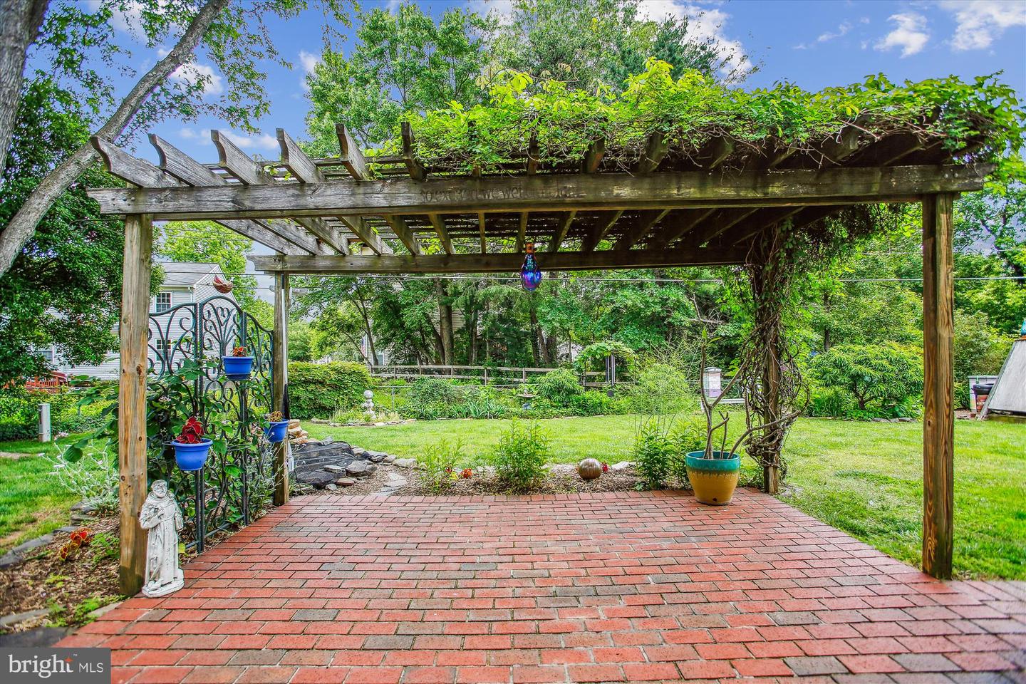 4129 MEADOW HILL LN, FAIRFAX, Virginia 22033, 4 Bedrooms Bedrooms, ,2 BathroomsBathrooms,Residential,For sale,4129 MEADOW HILL LN,VAFX2236748 MLS # VAFX2236748