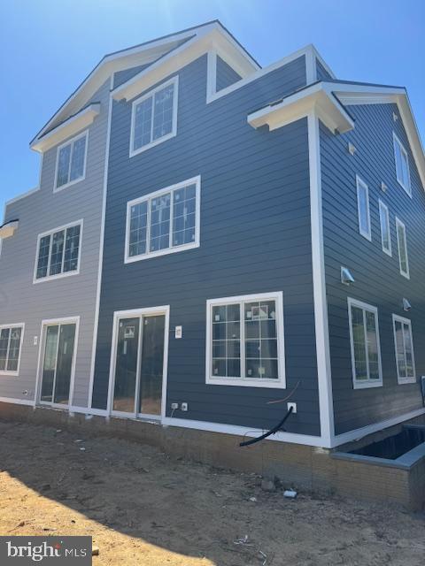 2129 N TROY, ARLINGTON, Virginia 22201, 4 Bedrooms Bedrooms, ,3 BathroomsBathrooms,Residential,For sale,2129 N TROY,VAAR2056658 MLS # VAAR2056658