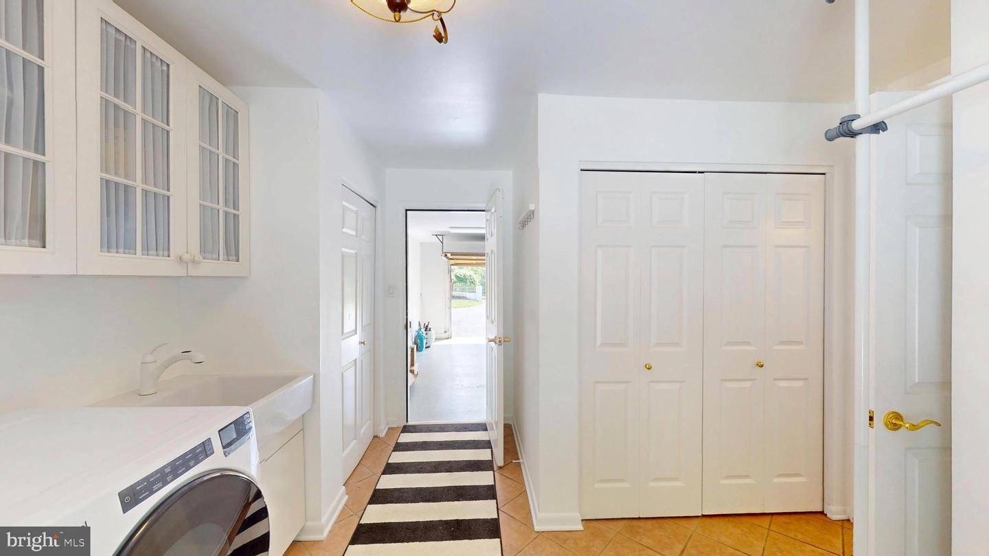 317 SPRINGVALE RD, GREAT FALLS, Virginia 22066, 5 Bedrooms Bedrooms, ,3 BathroomsBathrooms,Residential,For sale,317 SPRINGVALE RD,VAFX2236922 MLS # VAFX2236922