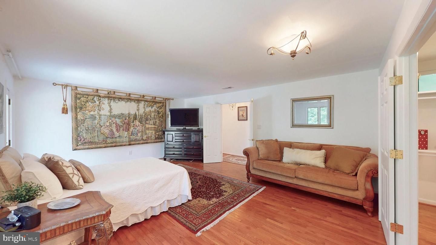 317 SPRINGVALE RD, GREAT FALLS, Virginia 22066, 5 Bedrooms Bedrooms, ,3 BathroomsBathrooms,Residential,For sale,317 SPRINGVALE RD,VAFX2236922 MLS # VAFX2236922