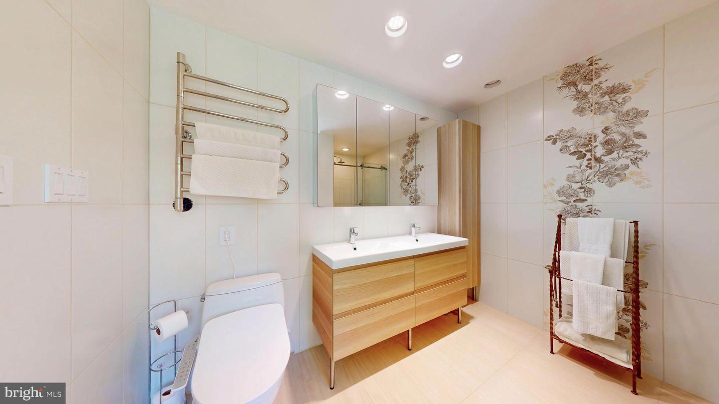 317 SPRINGVALE RD, GREAT FALLS, Virginia 22066, 5 Bedrooms Bedrooms, ,3 BathroomsBathrooms,Residential,For sale,317 SPRINGVALE RD,VAFX2236922 MLS # VAFX2236922