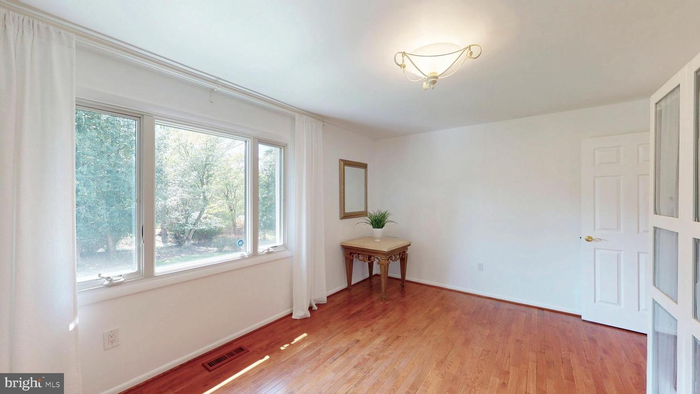 317 SPRINGVALE RD, GREAT FALLS, Virginia 22066, 5 Bedrooms Bedrooms, ,3 BathroomsBathrooms,Residential,For sale,317 SPRINGVALE RD,VAFX2236922 MLS # VAFX2236922