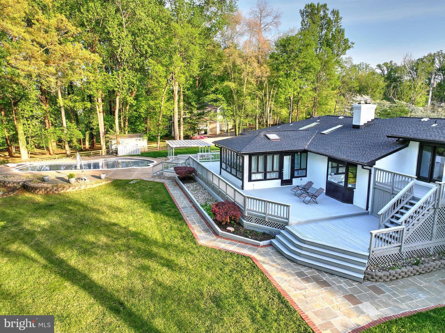 317 SPRINGVALE RD, GREAT FALLS, Virginia 22066, 5 Bedrooms Bedrooms, ,3 BathroomsBathrooms,Residential,For sale,317 SPRINGVALE RD,VAFX2236922 MLS # VAFX2236922