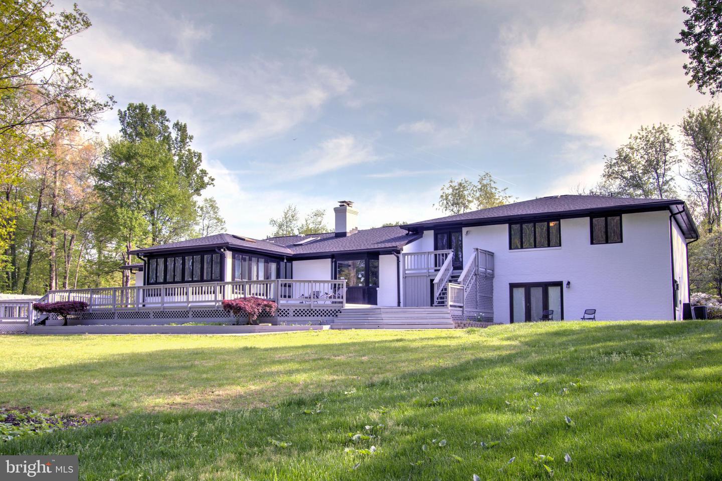 317 SPRINGVALE RD, GREAT FALLS, Virginia 22066, 5 Bedrooms Bedrooms, ,3 BathroomsBathrooms,Residential,For sale,317 SPRINGVALE RD,VAFX2236922 MLS # VAFX2236922