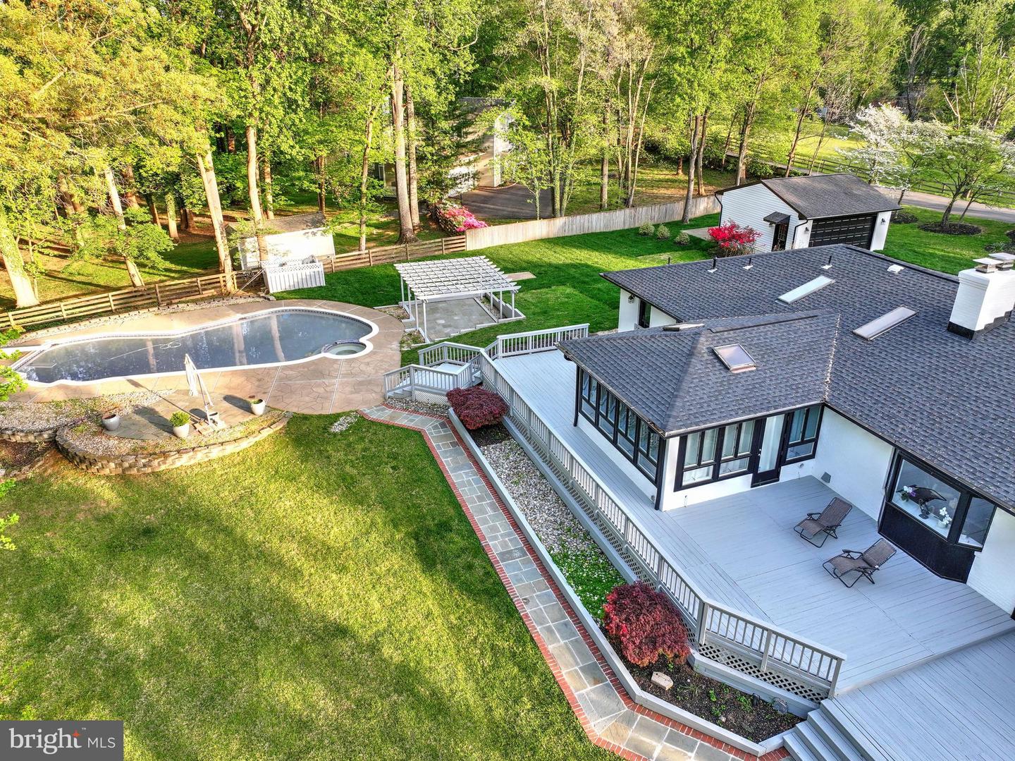 317 SPRINGVALE RD, GREAT FALLS, Virginia 22066, 5 Bedrooms Bedrooms, ,3 BathroomsBathrooms,Residential,For sale,317 SPRINGVALE RD,VAFX2236922 MLS # VAFX2236922