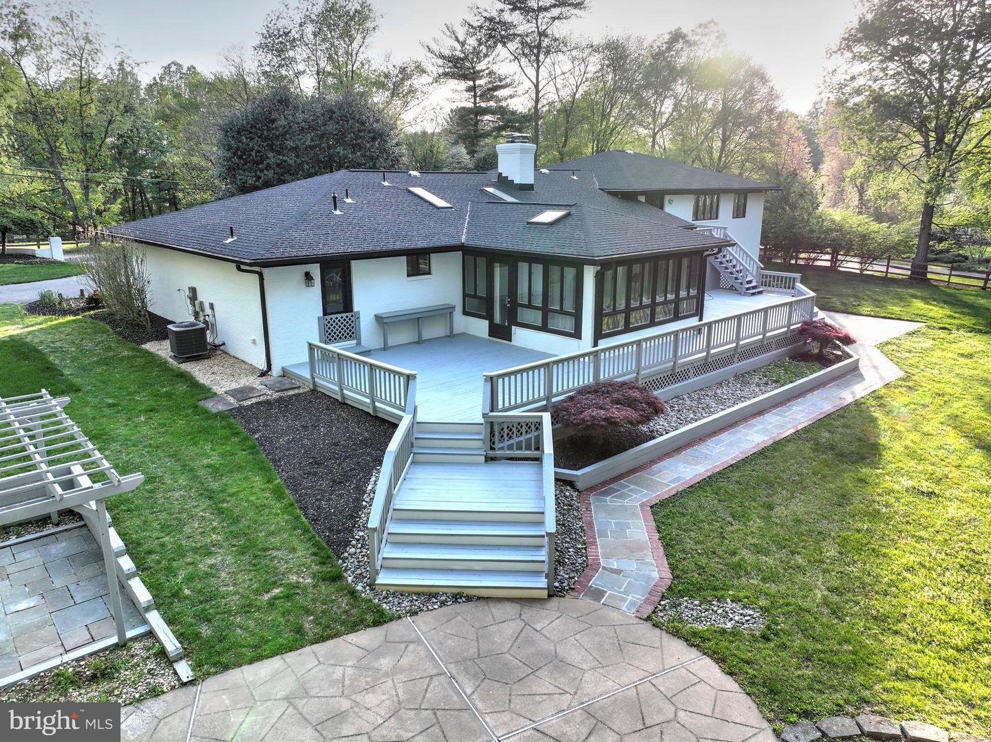 317 SPRINGVALE RD, GREAT FALLS, Virginia 22066, 5 Bedrooms Bedrooms, ,3 BathroomsBathrooms,Residential,For sale,317 SPRINGVALE RD,VAFX2236922 MLS # VAFX2236922