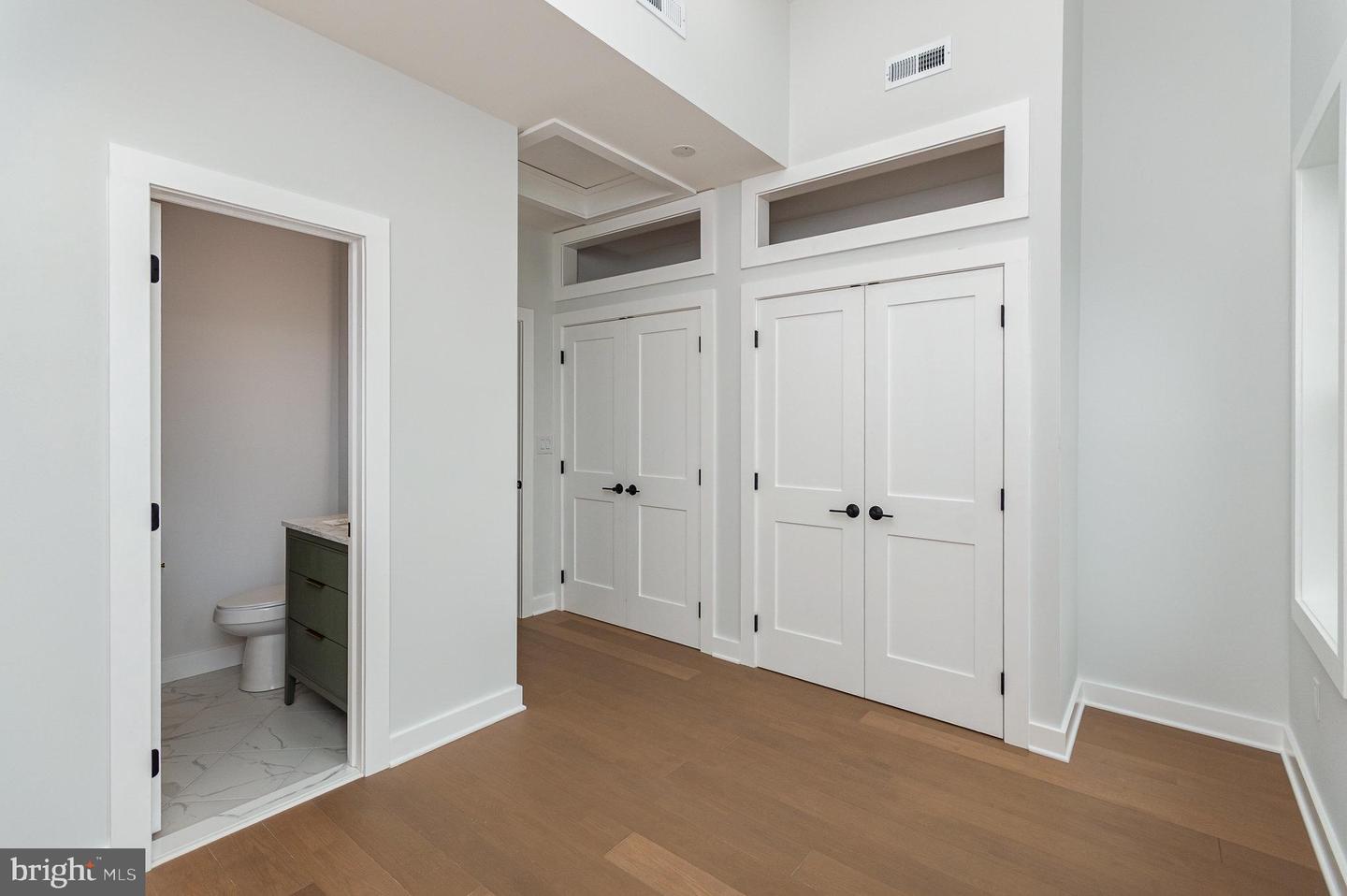 407 16TH ST SE, WASHINGTON, District Of Columbia 20003, 4 Bedrooms Bedrooms, ,3 BathroomsBathrooms,Residential,For sale,407 16TH ST SE,DCDC2198036 MLS # DCDC2198036