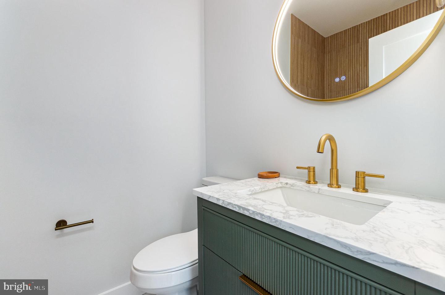 407 16TH ST SE, WASHINGTON, District Of Columbia 20003, 4 Bedrooms Bedrooms, ,3 BathroomsBathrooms,Residential,For sale,407 16TH ST SE,DCDC2198036 MLS # DCDC2198036