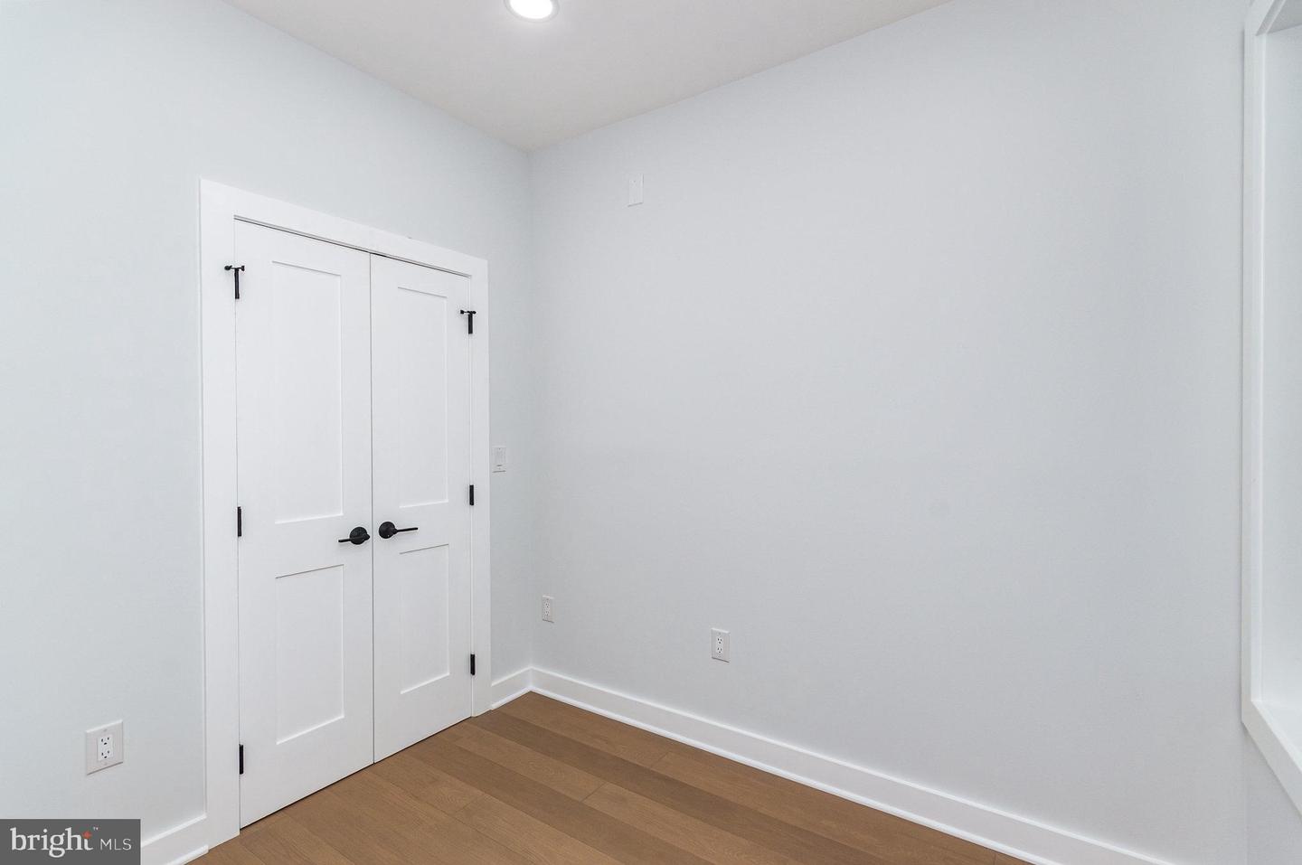407 16TH ST SE, WASHINGTON, District Of Columbia 20003, 4 Bedrooms Bedrooms, ,3 BathroomsBathrooms,Residential,For sale,407 16TH ST SE,DCDC2198036 MLS # DCDC2198036
