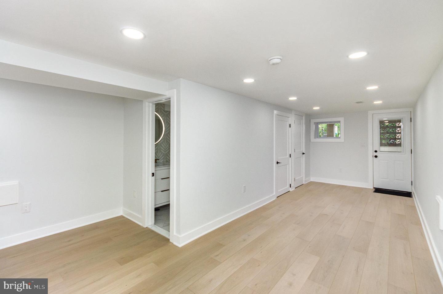 407 16TH ST SE, WASHINGTON, District Of Columbia 20003, 4 Bedrooms Bedrooms, ,3 BathroomsBathrooms,Residential,For sale,407 16TH ST SE,DCDC2198036 MLS # DCDC2198036
