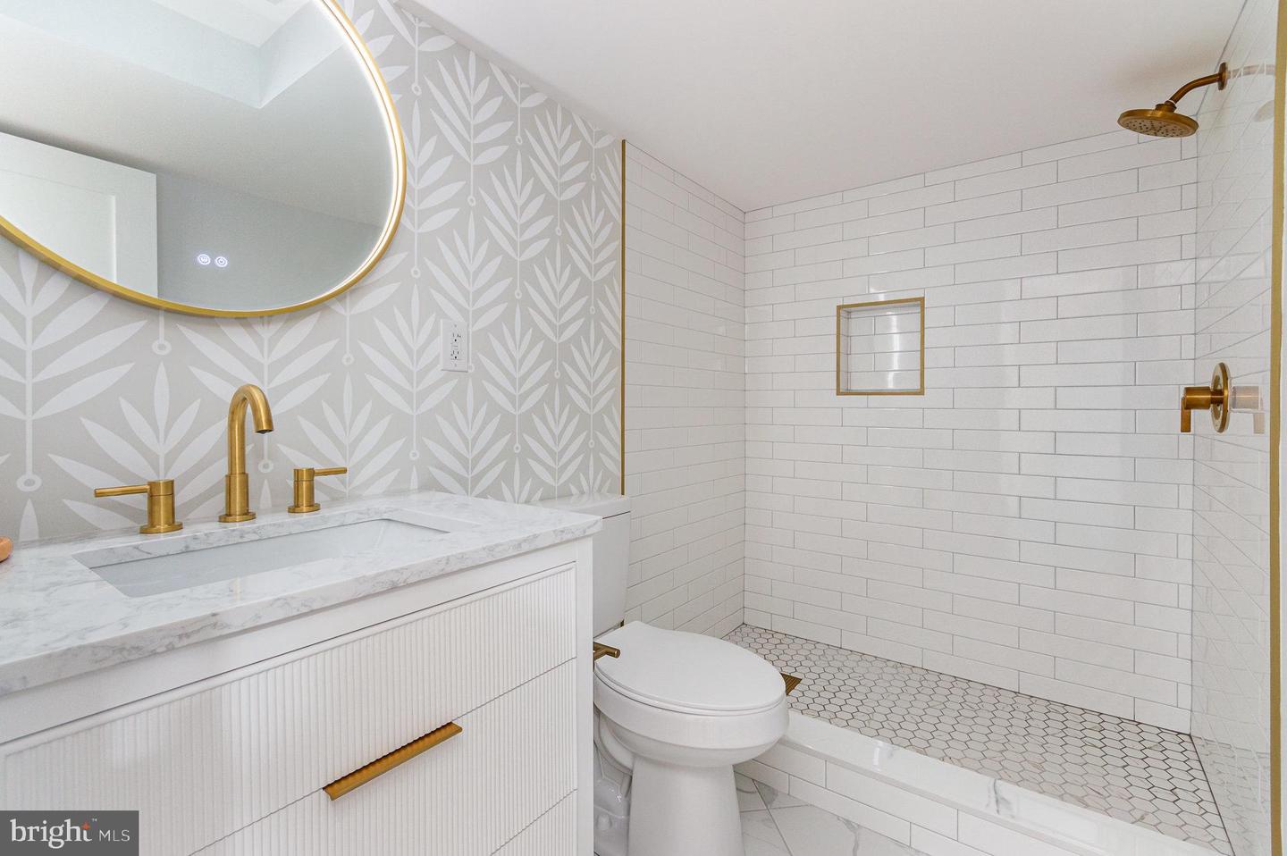 407 16TH ST SE, WASHINGTON, District Of Columbia 20003, 4 Bedrooms Bedrooms, ,3 BathroomsBathrooms,Residential,For sale,407 16TH ST SE,DCDC2198036 MLS # DCDC2198036