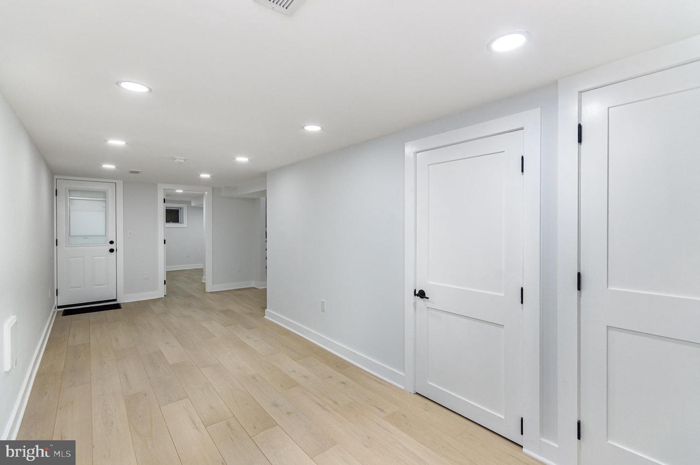 407 16TH ST SE, WASHINGTON, District Of Columbia 20003, 4 Bedrooms Bedrooms, ,3 BathroomsBathrooms,Residential,For sale,407 16TH ST SE,DCDC2198036 MLS # DCDC2198036