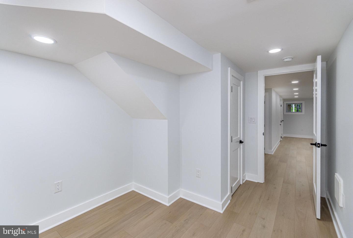 407 16TH ST SE, WASHINGTON, District Of Columbia 20003, 4 Bedrooms Bedrooms, ,3 BathroomsBathrooms,Residential,For sale,407 16TH ST SE,DCDC2198036 MLS # DCDC2198036