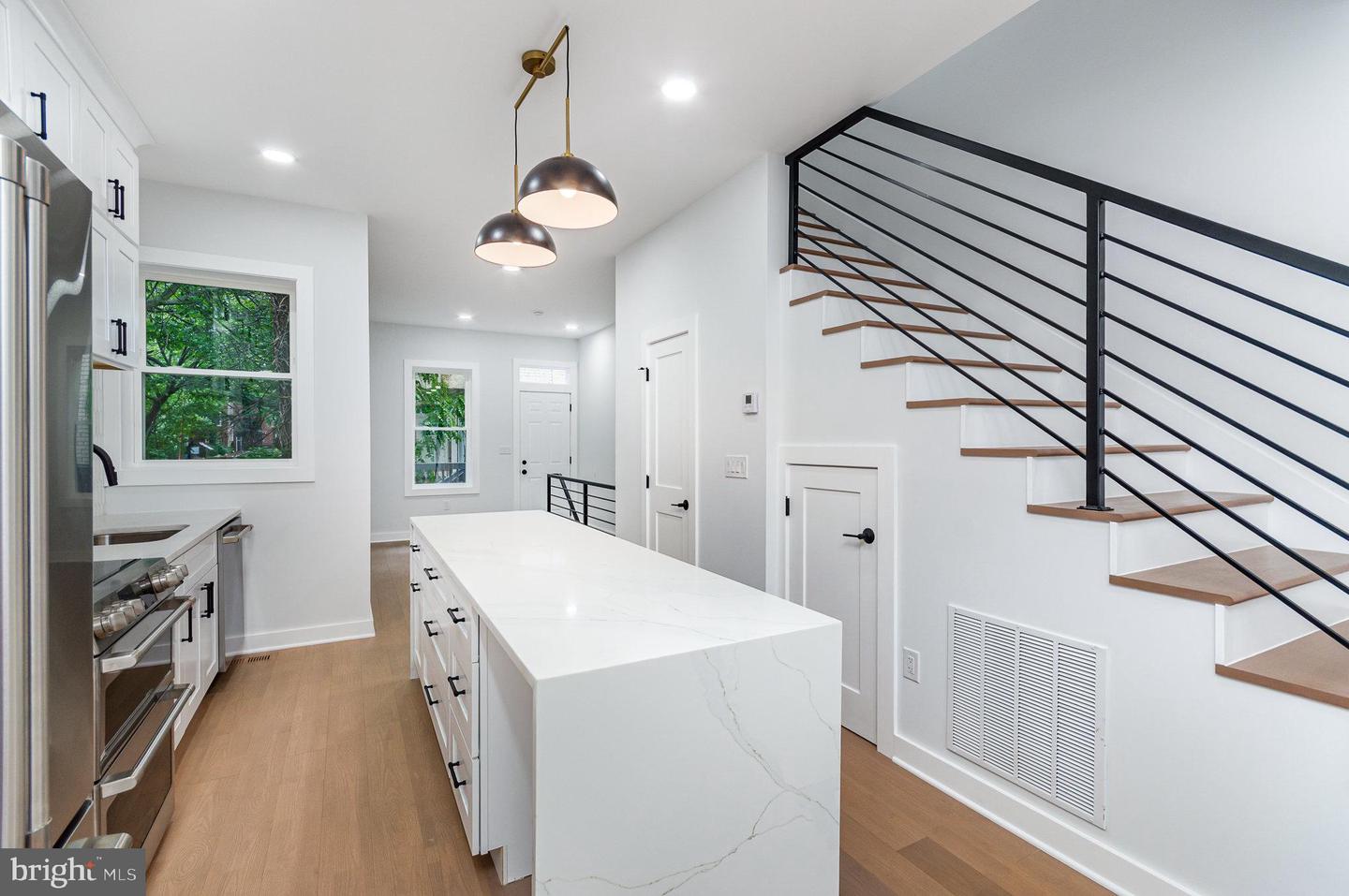 407 16TH ST SE, WASHINGTON, District Of Columbia 20003, 4 Bedrooms Bedrooms, ,3 BathroomsBathrooms,Residential,For sale,407 16TH ST SE,DCDC2198036 MLS # DCDC2198036