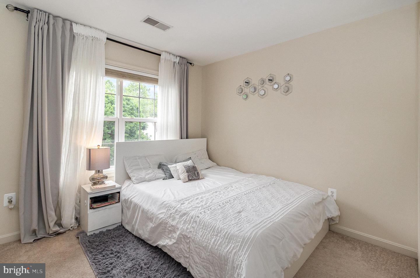9116 MINEOLA CT, MANASSAS, Virginia 20111, 4 Bedrooms Bedrooms, ,3 BathroomsBathrooms,Residential,For sale,9116 MINEOLA CT,VAPW2093462 MLS # VAPW2093462