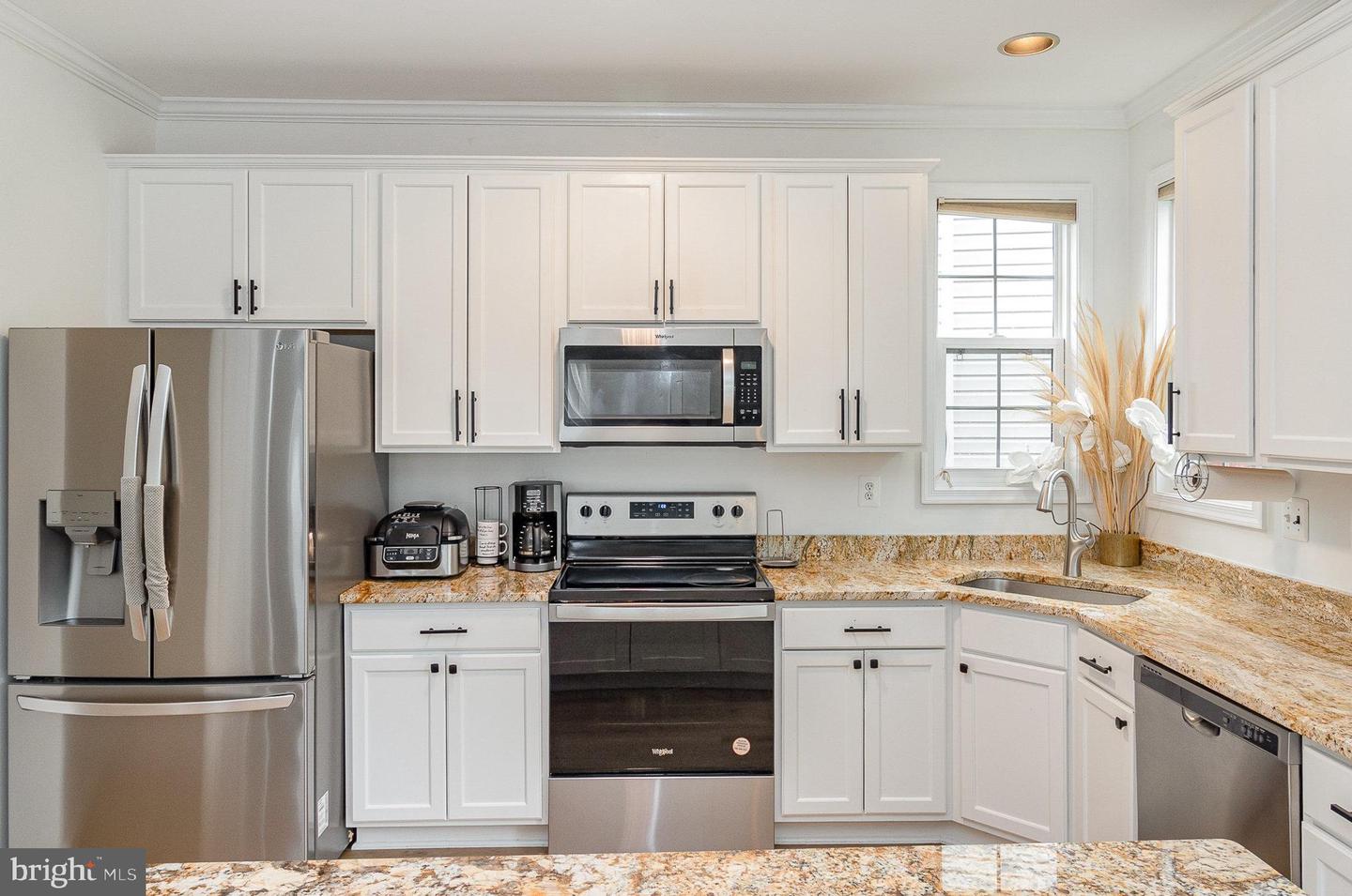 9116 MINEOLA CT, MANASSAS, Virginia 20111, 4 Bedrooms Bedrooms, ,3 BathroomsBathrooms,Residential,For sale,9116 MINEOLA CT,VAPW2093462 MLS # VAPW2093462