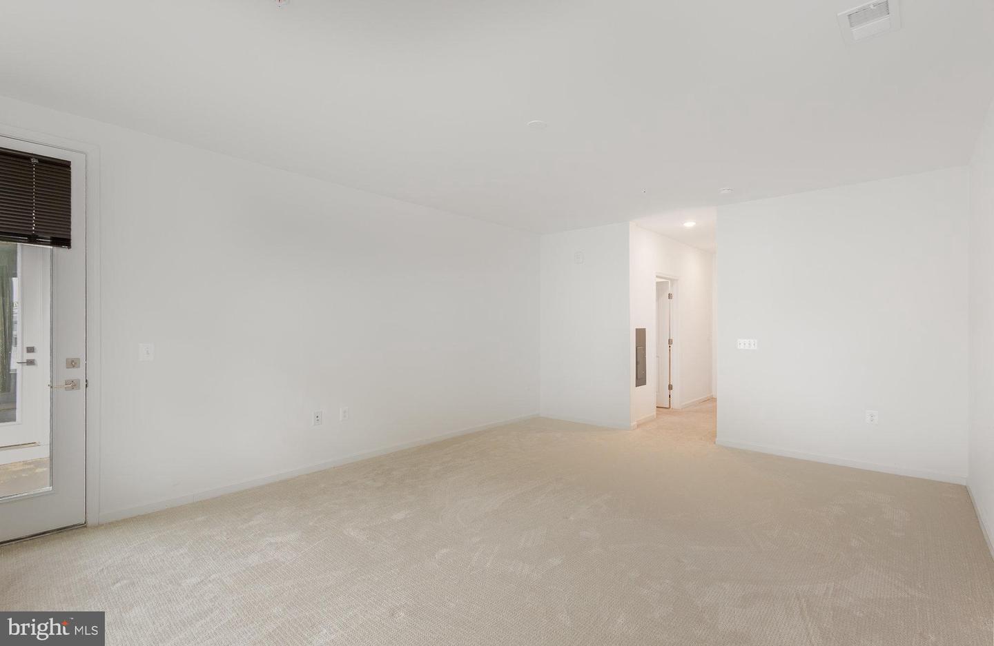 13970 ENGLEFIELD DR #207, WOODBRIDGE, Virginia 22193, 2 Bedrooms Bedrooms, ,2 BathroomsBathrooms,Residential,For sale,13970 ENGLEFIELD DR #207,VAPW2093544 MLS # VAPW2093544