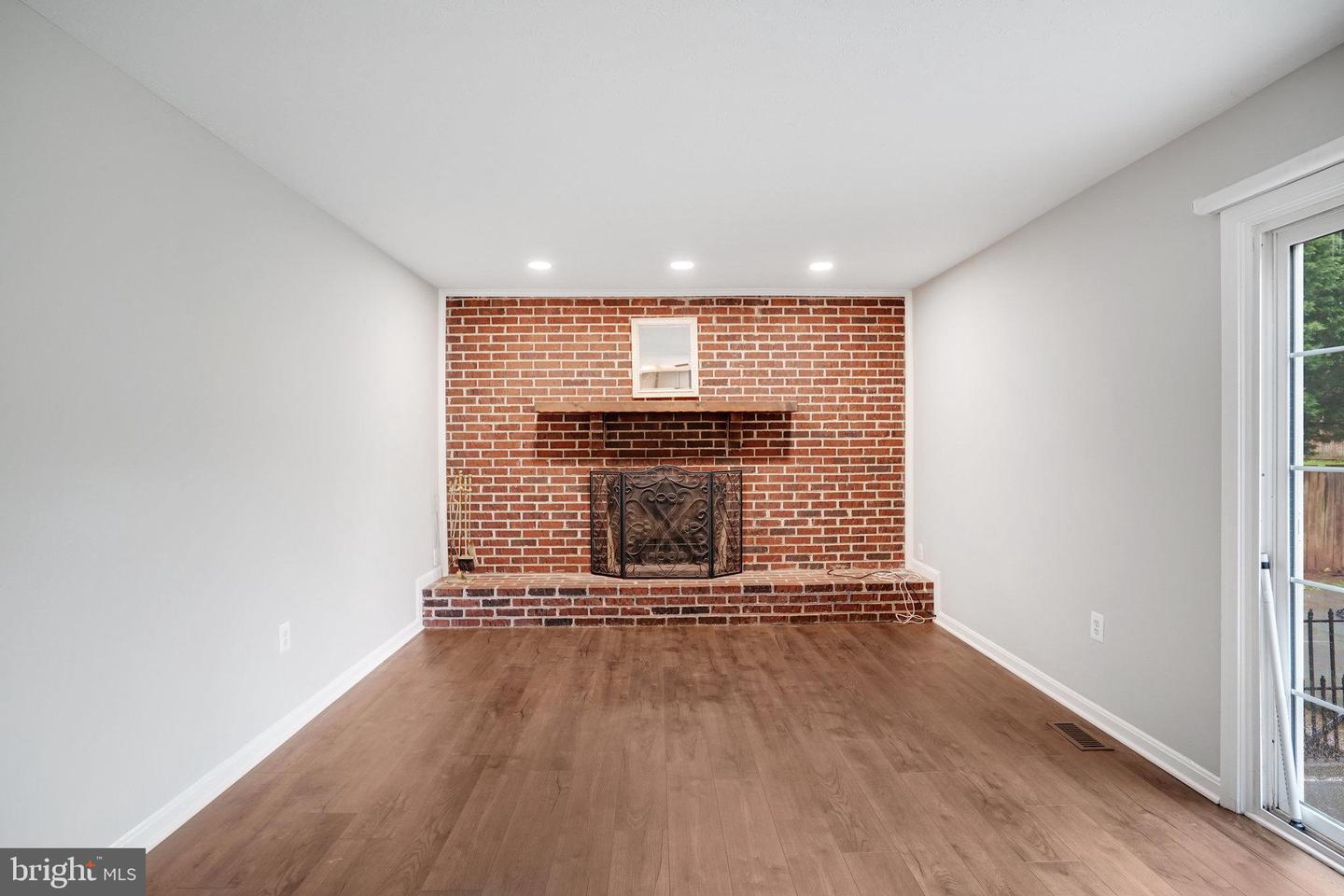 8499 KIRBY ST, MANASSAS, Virginia 20110, 6 Bedrooms Bedrooms, ,3 BathroomsBathrooms,Residential,For sale,8499 KIRBY ST,VAMN2008254 MLS # VAMN2008254