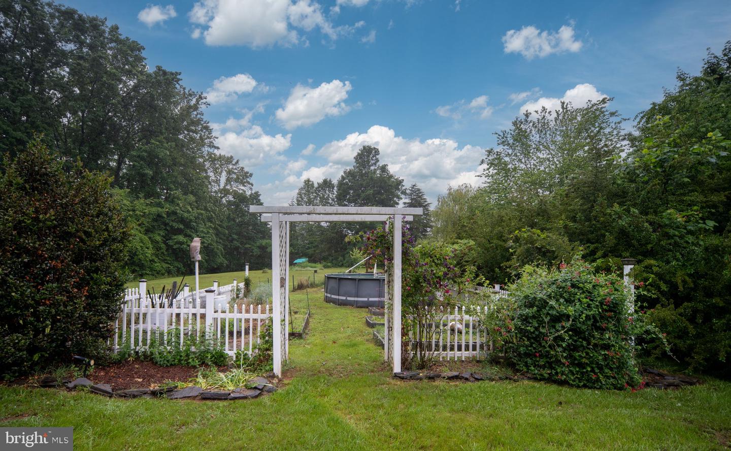 98 AUTUMN DR, STAFFORD, Virginia 22556, 5 Bedrooms Bedrooms, ,3 BathroomsBathrooms,Residential,For sale,98 AUTUMN DR,VAST2038438 MLS # VAST2038438
