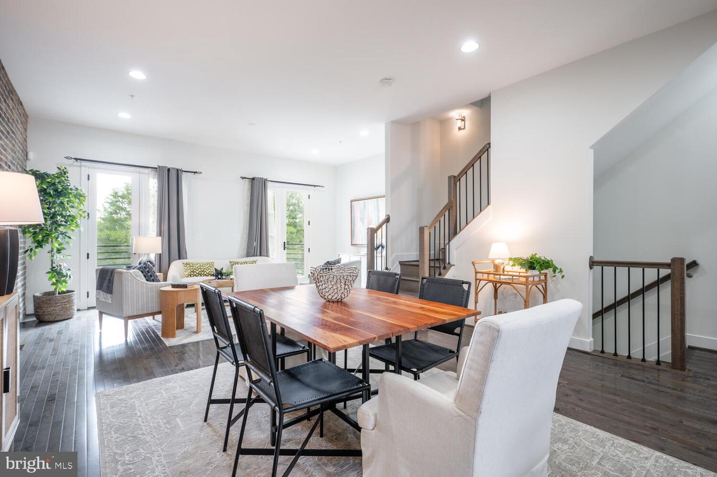 2006 POTOMAC AVE, ALEXANDRIA, Virginia 22301, 3 Bedrooms Bedrooms, ,3 BathroomsBathrooms,Residential,For sale,2006 POTOMAC AVE,VAAX2044820 MLS # VAAX2044820