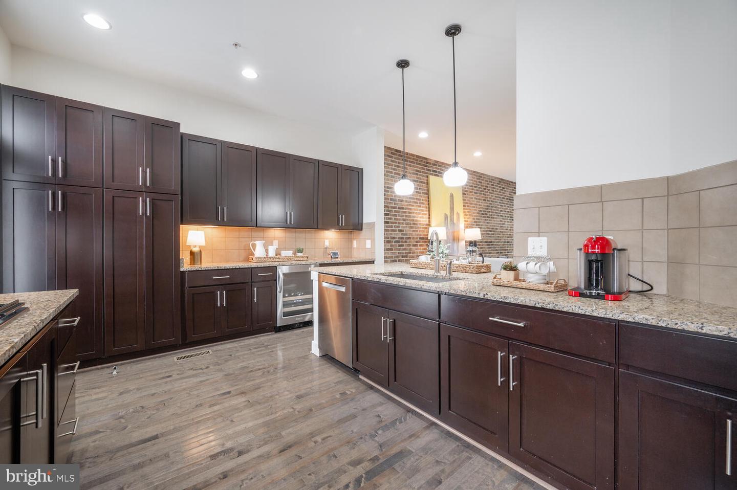 2006 POTOMAC AVE, ALEXANDRIA, Virginia 22301, 3 Bedrooms Bedrooms, ,3 BathroomsBathrooms,Residential,For sale,2006 POTOMAC AVE,VAAX2044820 MLS # VAAX2044820