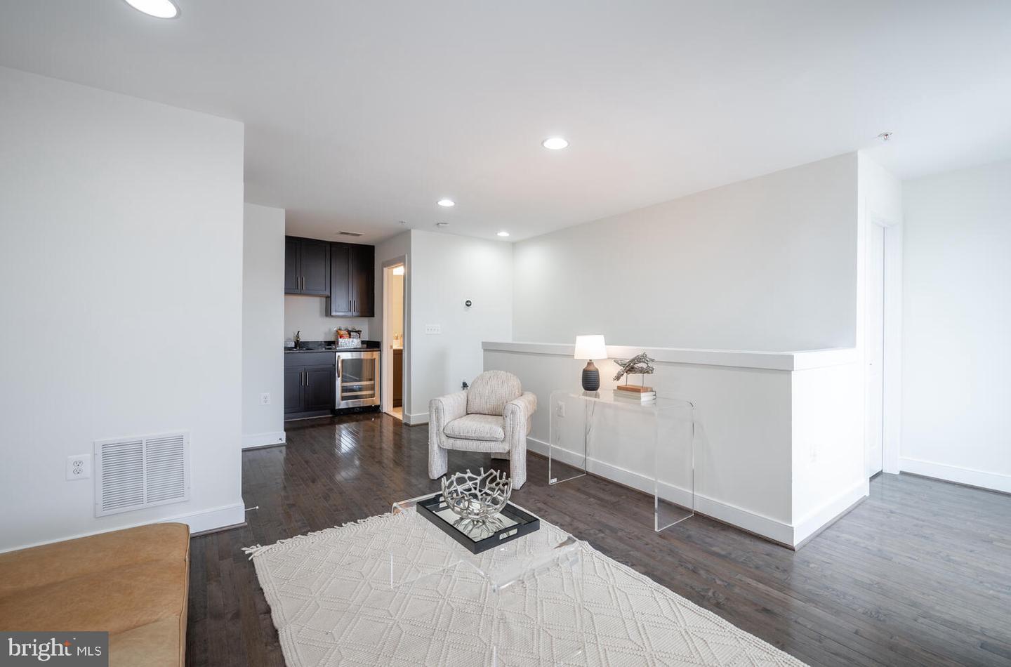 2006 POTOMAC AVE, ALEXANDRIA, Virginia 22301, 3 Bedrooms Bedrooms, ,3 BathroomsBathrooms,Residential,For sale,2006 POTOMAC AVE,VAAX2044820 MLS # VAAX2044820