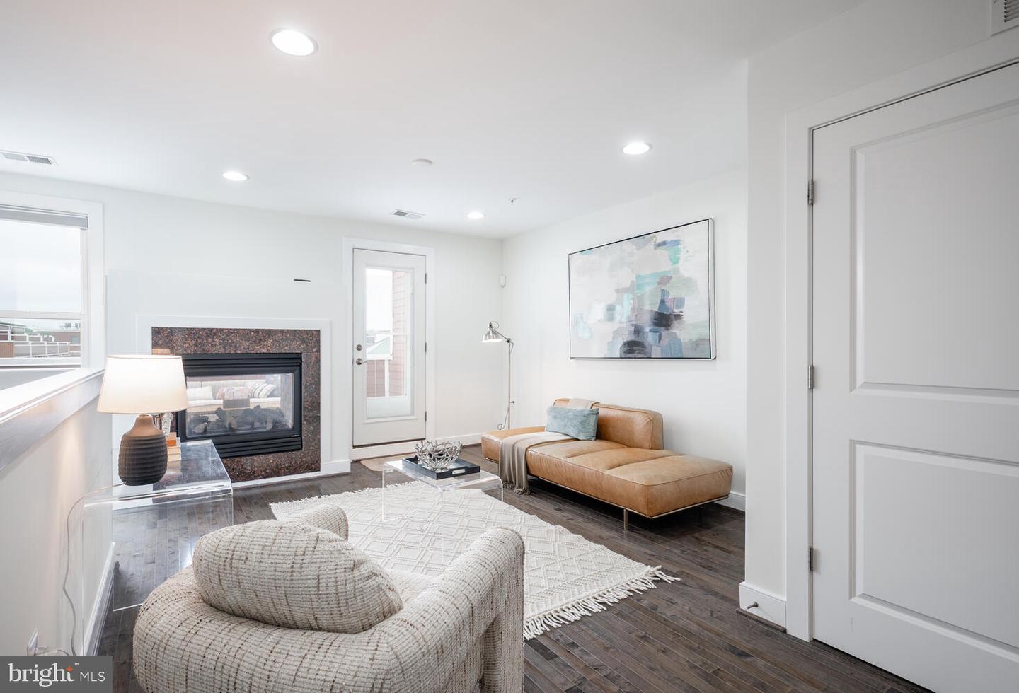 2006 POTOMAC AVE, ALEXANDRIA, Virginia 22301, 3 Bedrooms Bedrooms, ,3 BathroomsBathrooms,Residential,For sale,2006 POTOMAC AVE,VAAX2044820 MLS # VAAX2044820