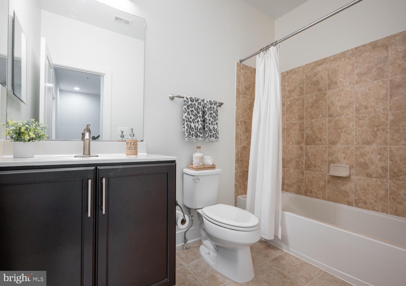 2006 POTOMAC AVE, ALEXANDRIA, Virginia 22301, 3 Bedrooms Bedrooms, ,3 BathroomsBathrooms,Residential,For sale,2006 POTOMAC AVE,VAAX2044820 MLS # VAAX2044820