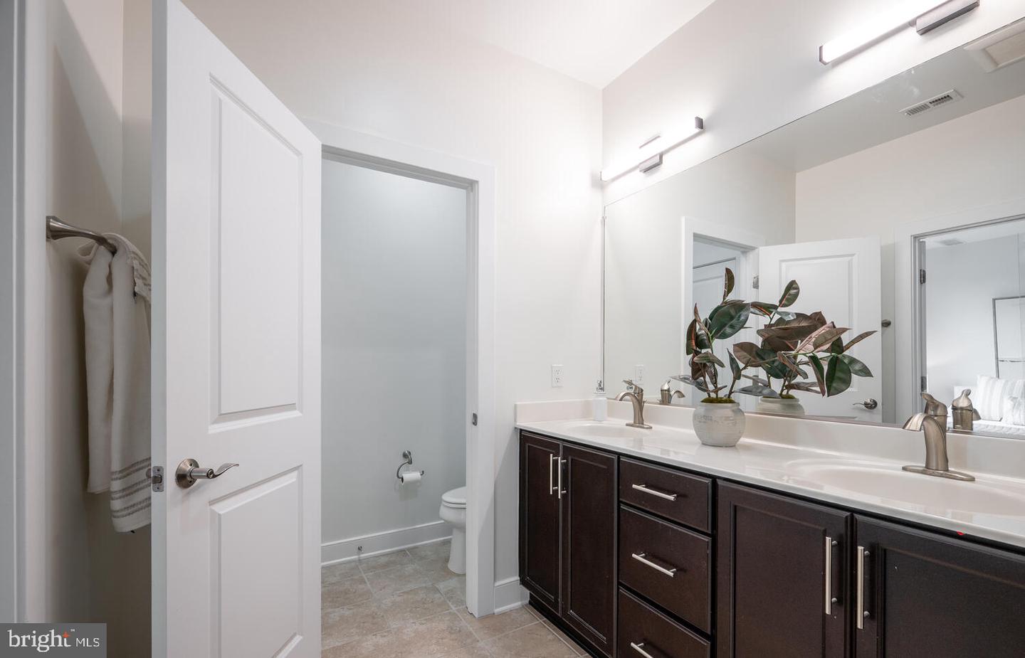 2006 POTOMAC AVE, ALEXANDRIA, Virginia 22301, 3 Bedrooms Bedrooms, ,3 BathroomsBathrooms,Residential,For sale,2006 POTOMAC AVE,VAAX2044820 MLS # VAAX2044820