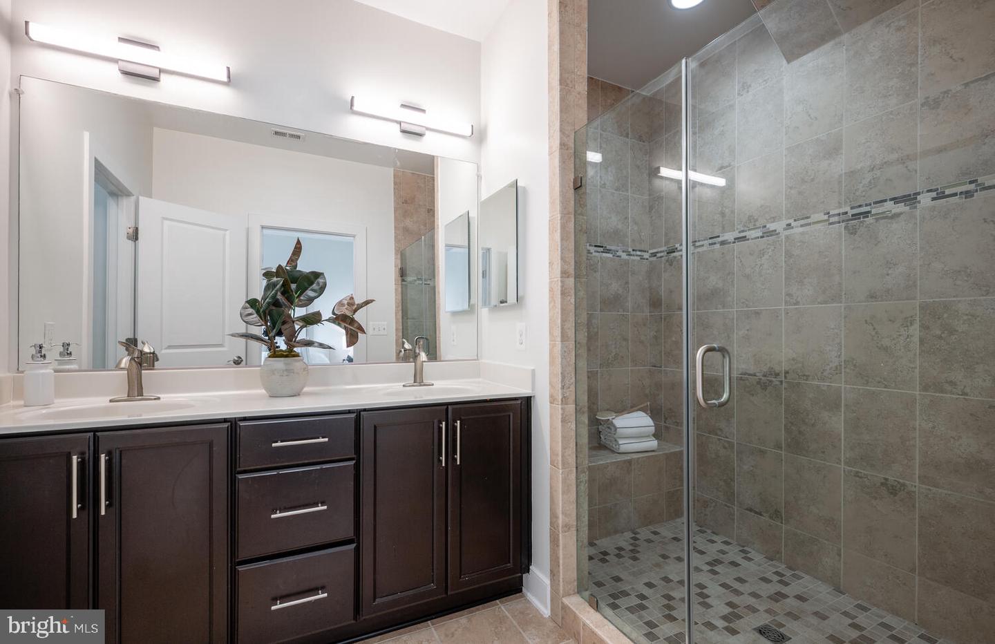 2006 POTOMAC AVE, ALEXANDRIA, Virginia 22301, 3 Bedrooms Bedrooms, ,3 BathroomsBathrooms,Residential,For sale,2006 POTOMAC AVE,VAAX2044820 MLS # VAAX2044820